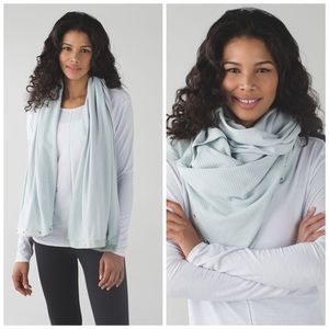 Lululemon Vinyasa Scarf White Heathered Minty Grey